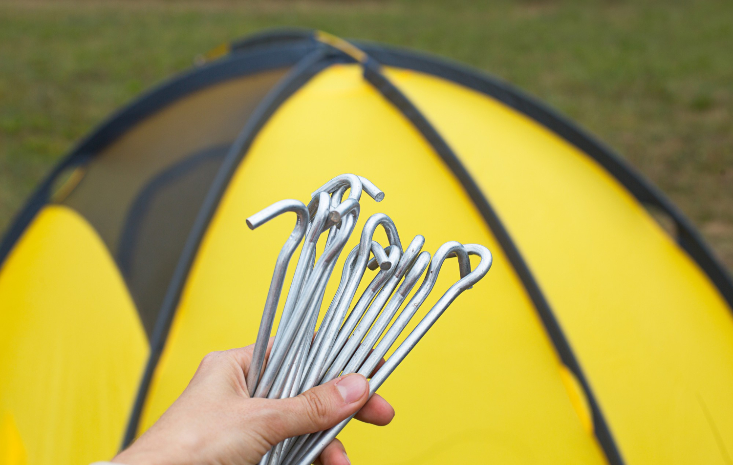 Do Pop Up Tents Have Poles